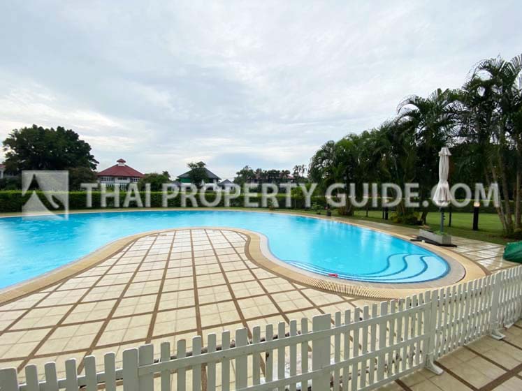 House with Private Pool in Bangnatrad 